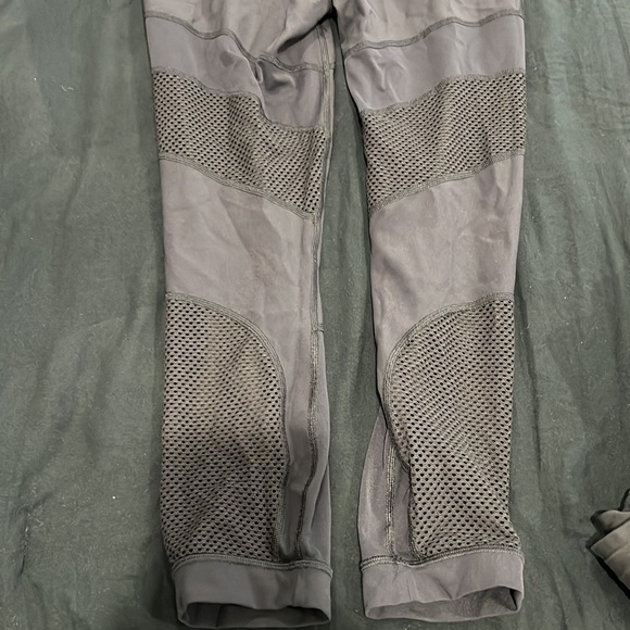 Lululemon Sendal Jacket size 8 New & black leggings, worn once Size 8 - Picture 13 of 13